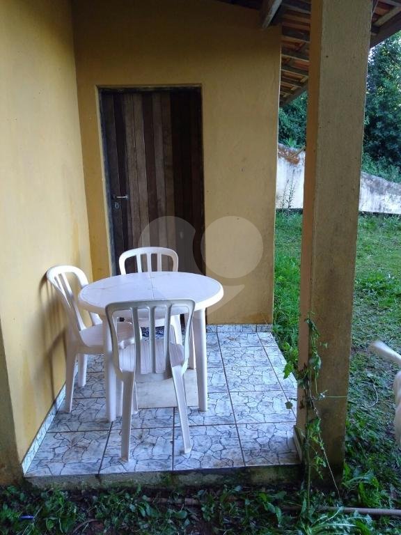 Cas em cond. fechado, serra da cantareira.