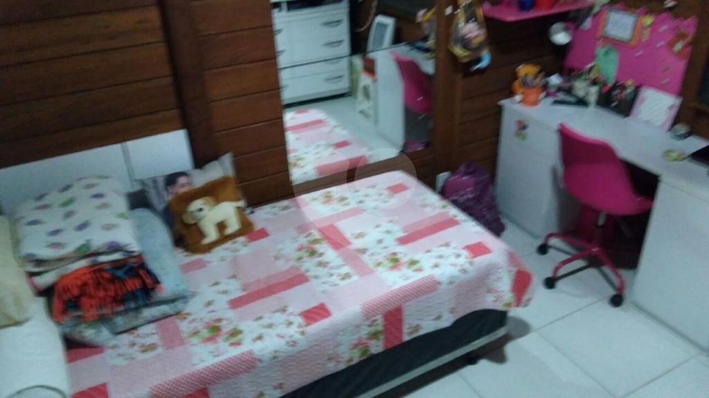 Cas em cond. fechado, serra da cantareira.