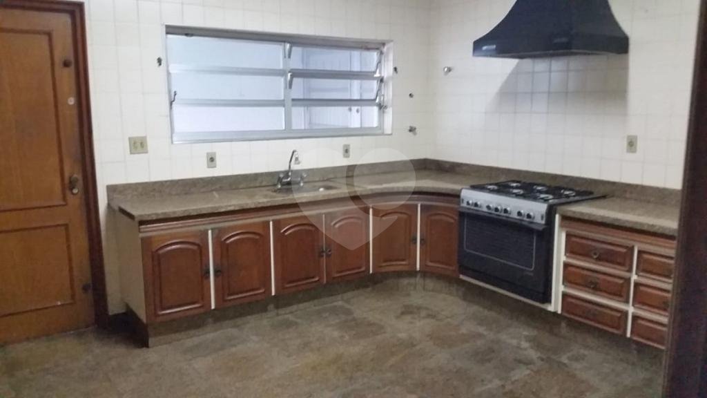 Casa à venda e aluguel com 3 quartos, 263m² - Foto 8