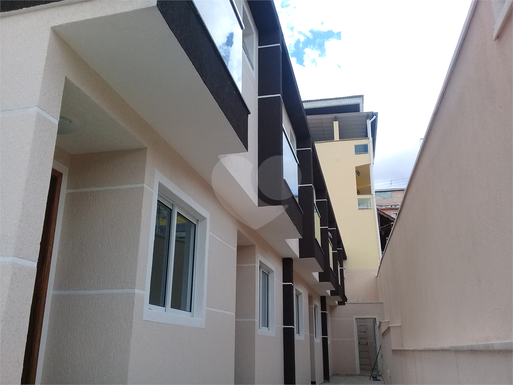 sobrados em condominio fechado limao