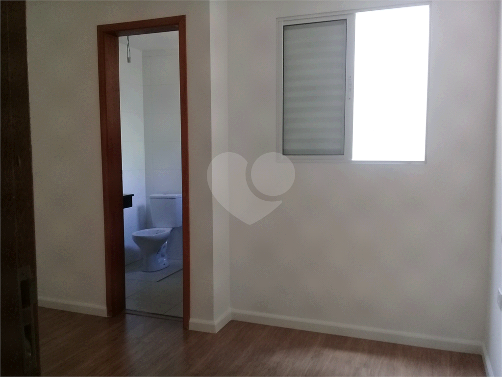 sobrados em condominio fechado limao