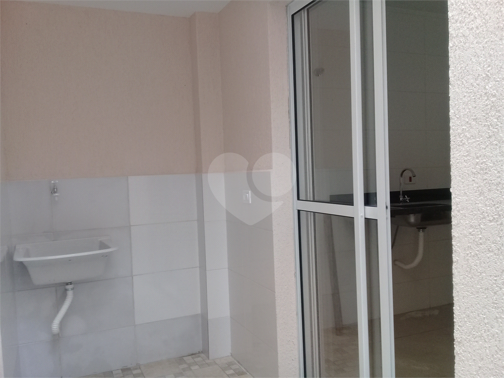 sobrados em condominio fechado limao