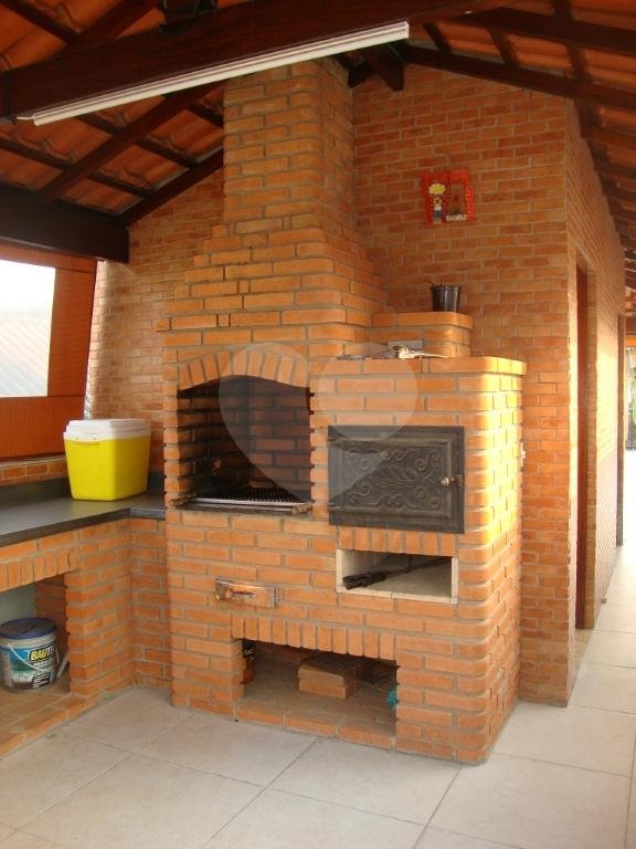 SOBRADO em ANHANGUERA
