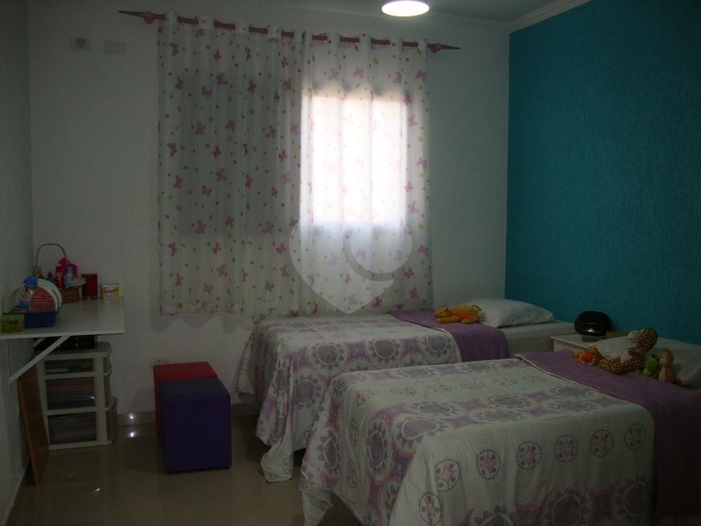 SOBRADO em ANHANGUERA