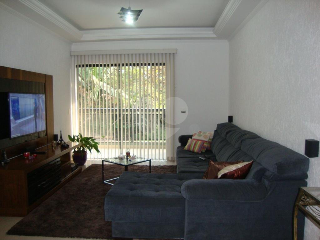 SOBRADO em ANHANGUERA