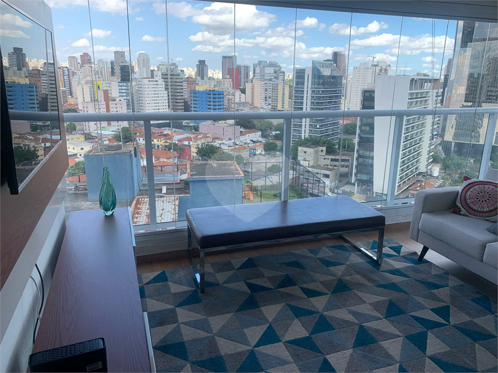 01 DORM MOBILIADO COM VAGA DE GARAGEM AO LADO DO METRÔ EM PINHEIROS 