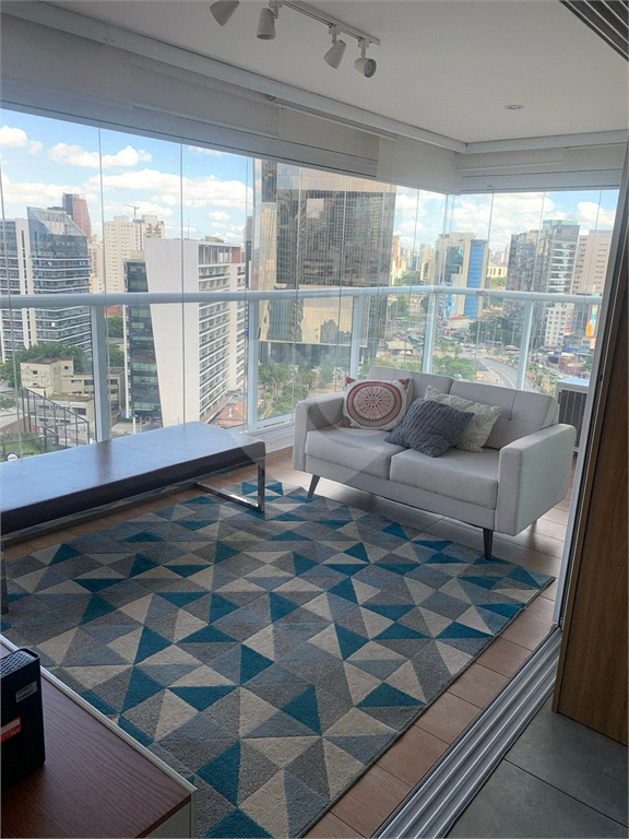 01 DORM MOBILIADO COM VAGA DE GARAGEM AO LADO DO METRÔ EM PINHEIROS 