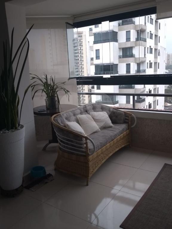 APARTAMENTO em SANTANA