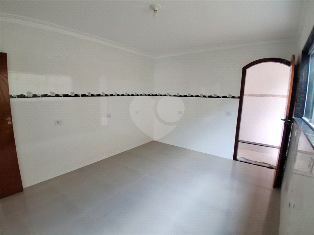 Sobrado amplo com 3 suítes e 5 vagas na Cachoeirinha