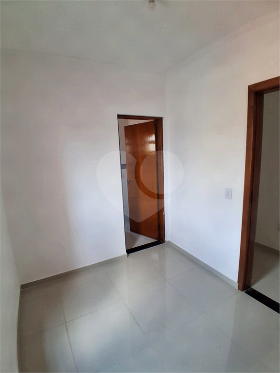 Sobrado amplo com 3 suítes e 5 vagas na Cachoeirinha