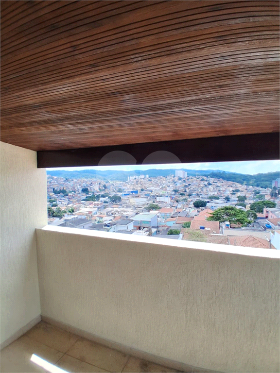 Sobrado amplo com 3 suítes e 5 vagas na Cachoeirinha