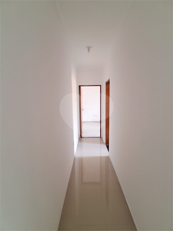 Sobrado amplo com 3 suítes e 5 vagas na Cachoeirinha