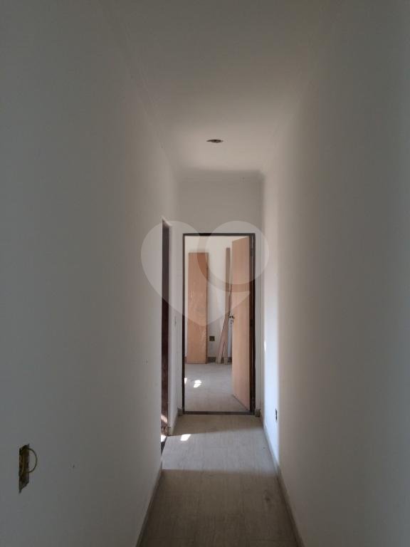 Sobrado amplo com 3 suítes e 5 vagas na Cachoeirinha