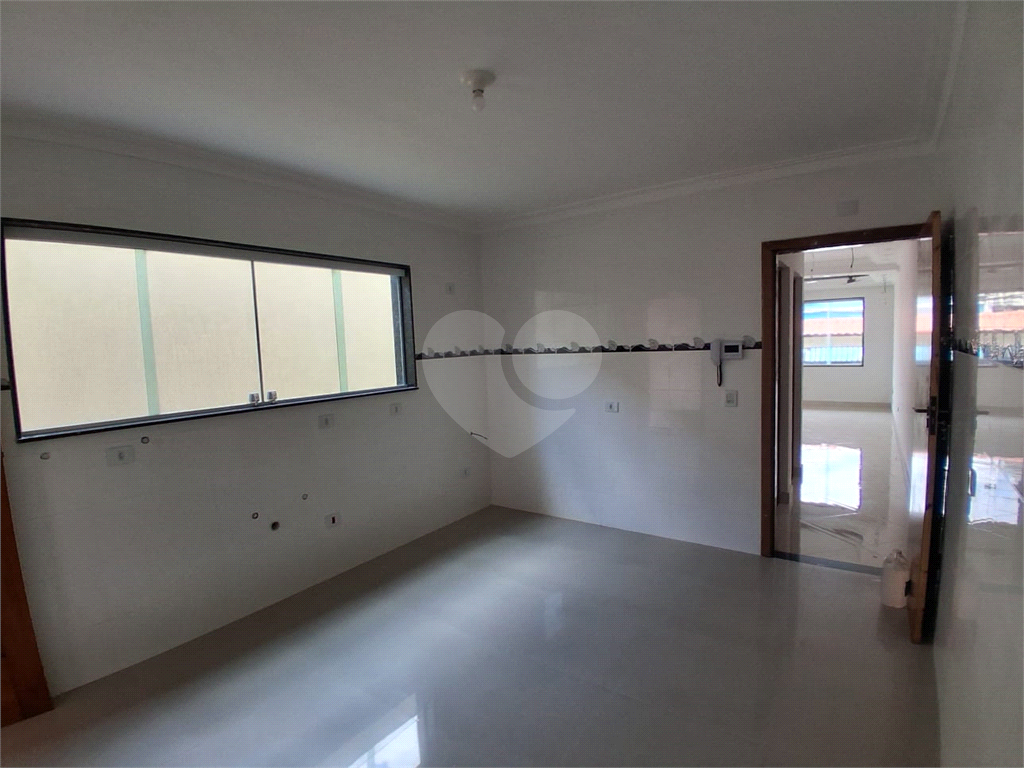 Sobrado amplo com 3 suítes e 5 vagas na Cachoeirinha