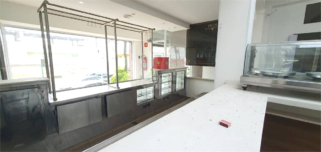 Prédio comercial com 400 metros quadrados de área útil. Localização excelente