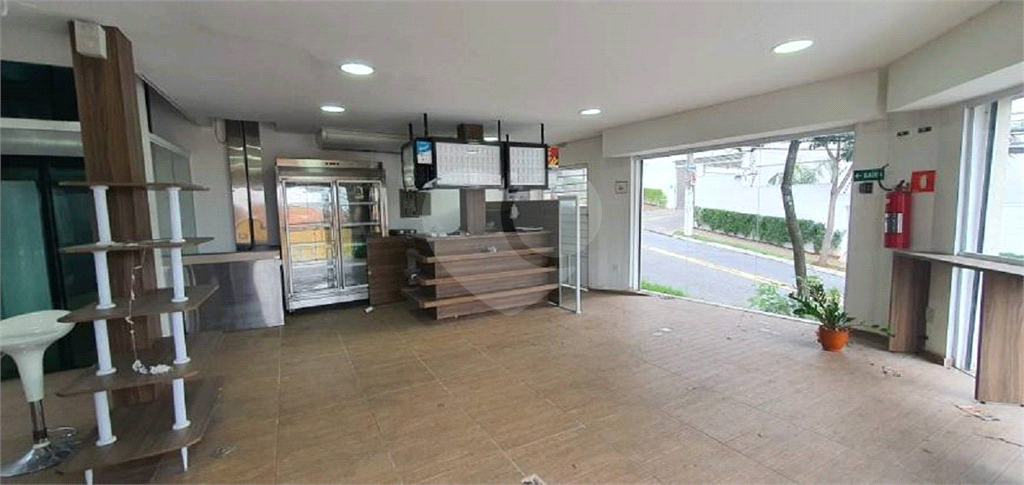 Prédio comercial com 400 metros quadrados de área útil. Localização excelente