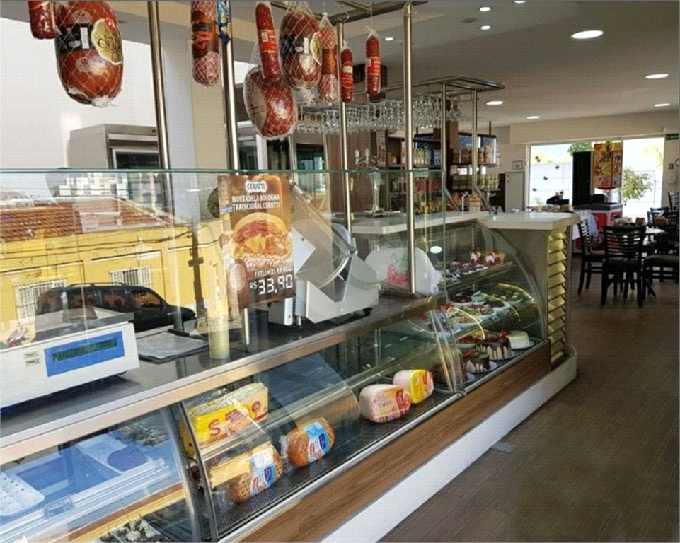 Prédio comercial com 400 metros quadrados de área útil. Localização excelente