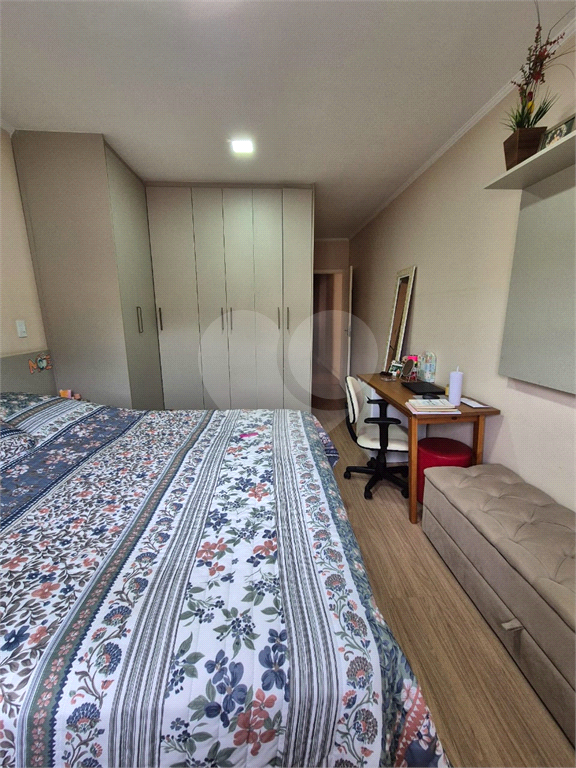 Sobrado na Vila Nova Mazzei com 3 dorms, 2 vagas e dependência de empregada