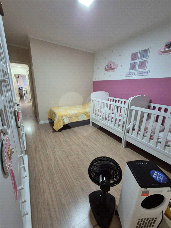 Sobrado na Vila Nova Mazzei com 3 dorms, 2 vagas e dependência de empregada
