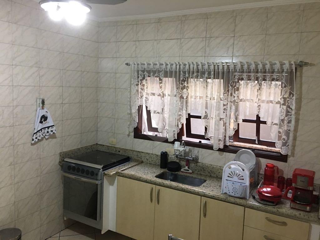 Sobrado Cond. Fechado Vila Medeiros.