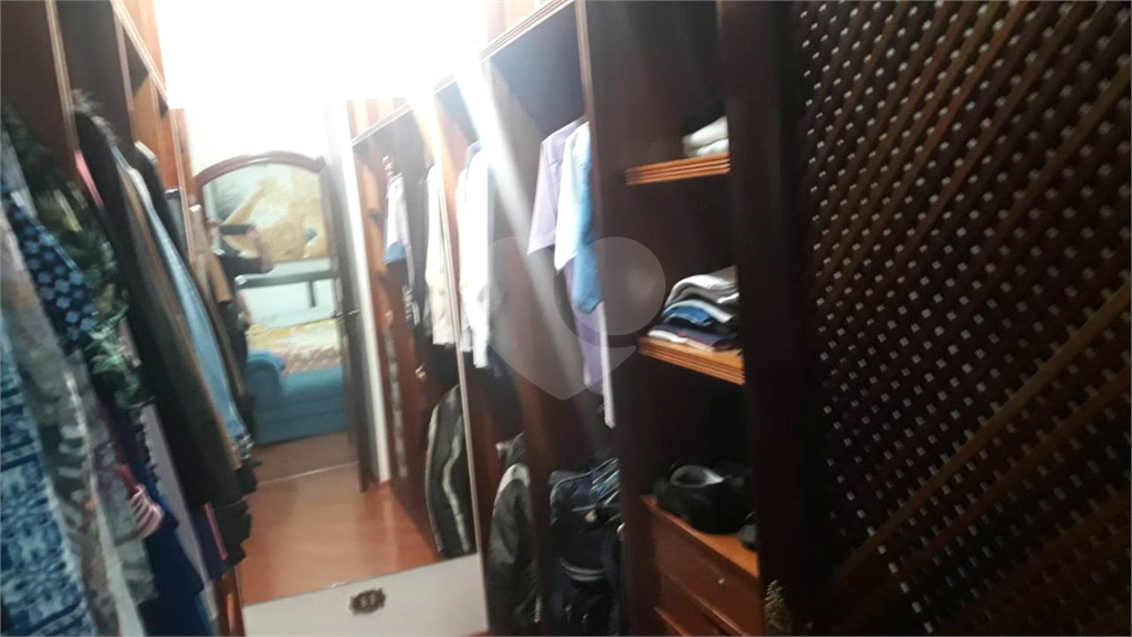 Espetacular Casa em Bairro Nobre e Seguro!!! Com 750 Metros de Construção e 916 Metros de Terreno!!!