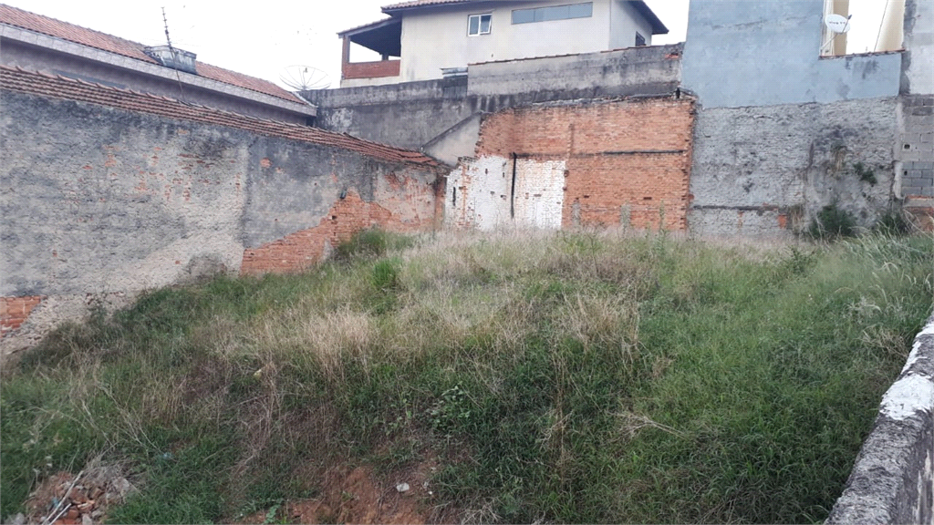 Terreno limpo Pronto para Construir com 271 metros em Ótimo Local Atenção Construtores!!
