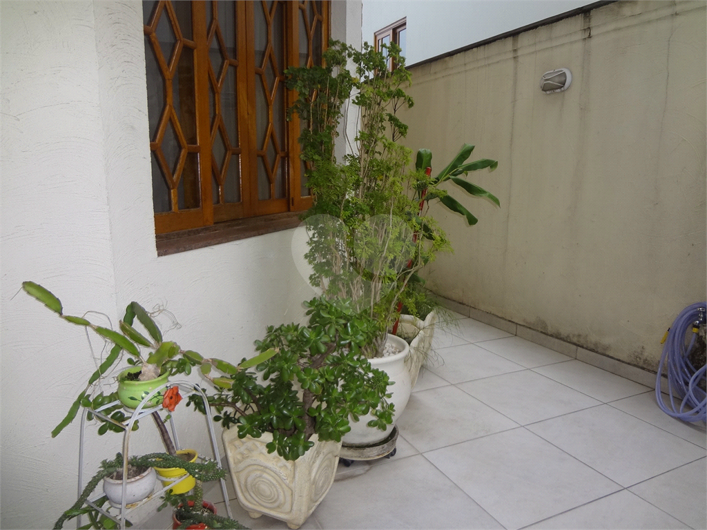SOBRADO EM CONDOMÍNIO FECHADO ALTO PADRÃO COM CASA ISOLADAS - Aceita permuta