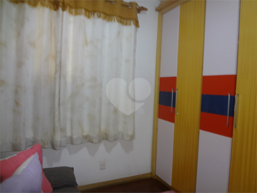 SOBRADO EM CONDOMÍNIO FECHADO ALTO PADRÃO COM CASA ISOLADAS - Aceita permuta