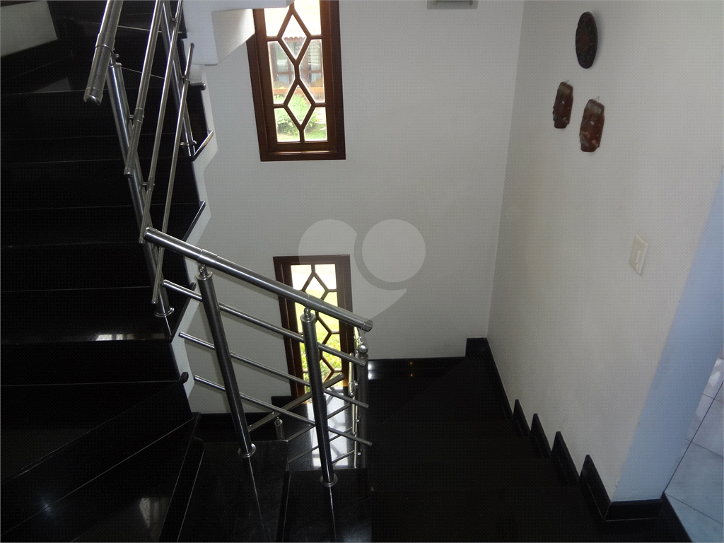 SOBRADO EM CONDOMÍNIO FECHADO ALTO PADRÃO COM CASA ISOLADAS - Aceita permuta
