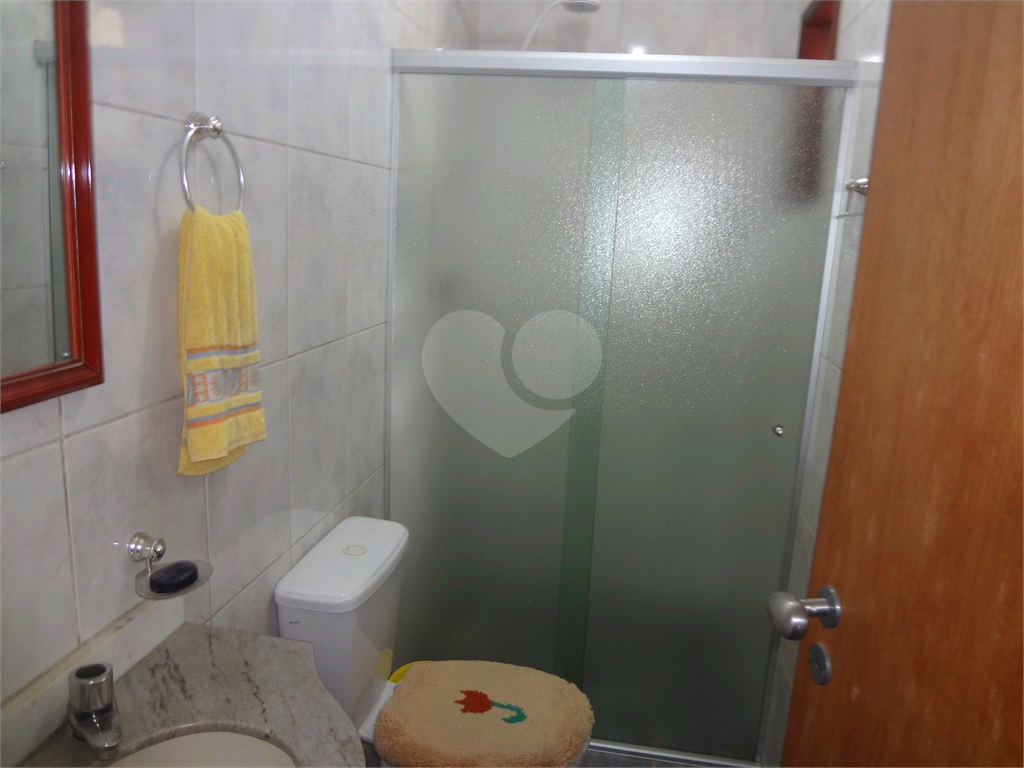 SOBRADO EM CONDOMÍNIO FECHADO ALTO PADRÃO COM CASA ISOLADAS - Aceita permuta