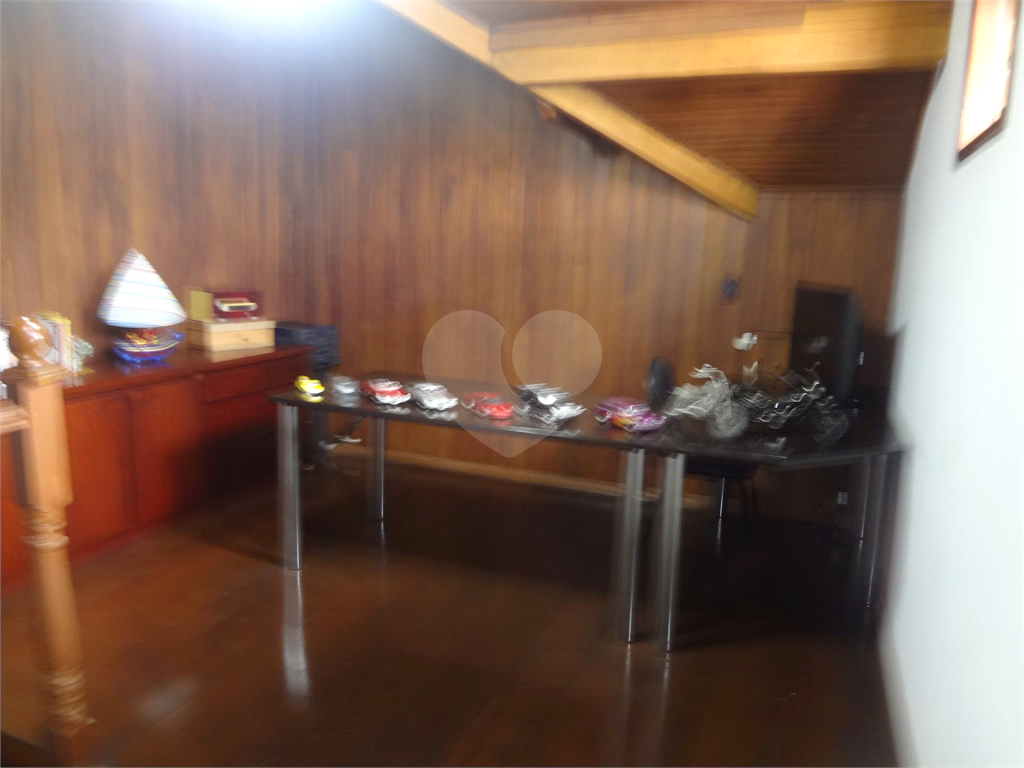 SOBRADO EM CONDOMÍNIO FECHADO ALTO PADRÃO COM CASA ISOLADAS - Aceita permuta