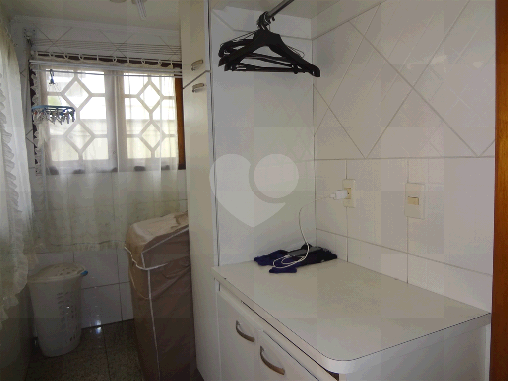 SOBRADO EM CONDOMÍNIO FECHADO ALTO PADRÃO COM CASA ISOLADAS - Aceita permuta