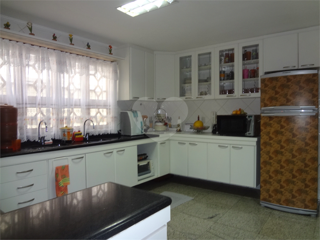 SOBRADO EM CONDOMÍNIO FECHADO ALTO PADRÃO COM CASA ISOLADAS - Aceita permuta
