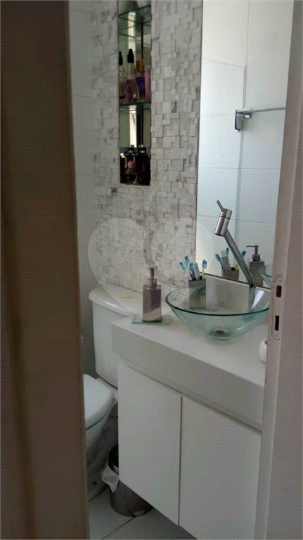 Apartamento no bairro Sitio do Mandaqui com 2 dormitórios, sala com sacada