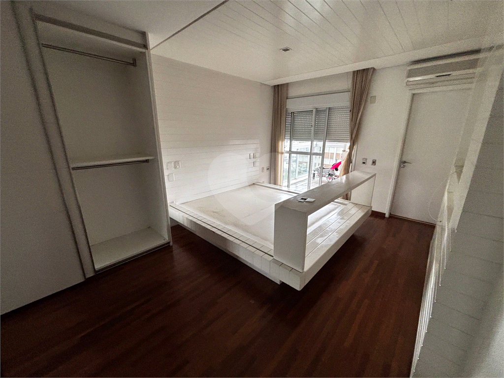 APARTAMENTO em PARAÍSO