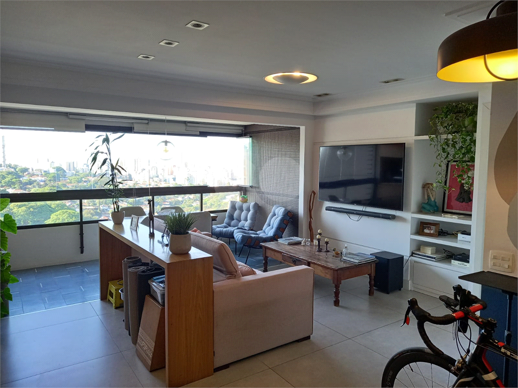 Apartamento a venda, reformado 2 quartos 1 suíte em Pinheiros, próximo ao metro e ao HC!