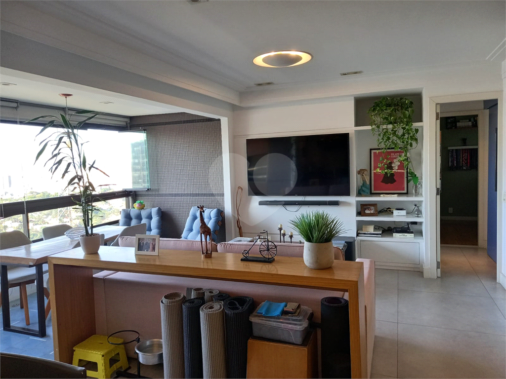 Apartamento a venda, reformado 2 quartos 1 suíte em Pinheiros, próximo ao metro e ao HC!