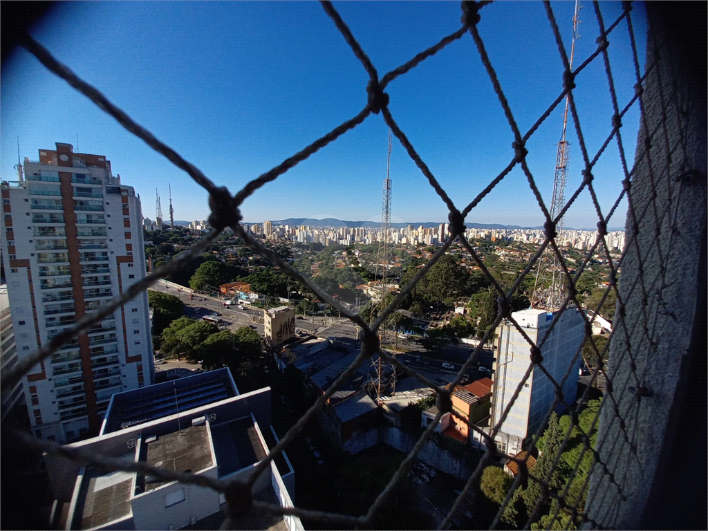Apartamento a venda, reformado 2 quartos 1 suíte em Pinheiros, próximo ao metro e ao HC!