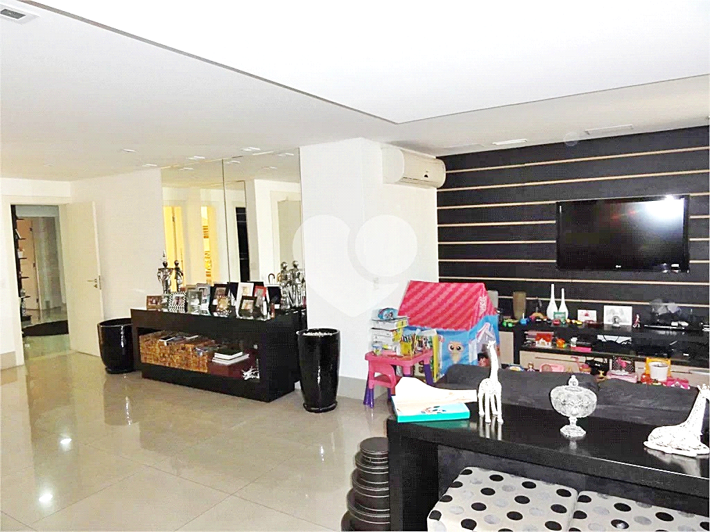 Apartamento à venda com 4 quartos, 265m² - Foto 7