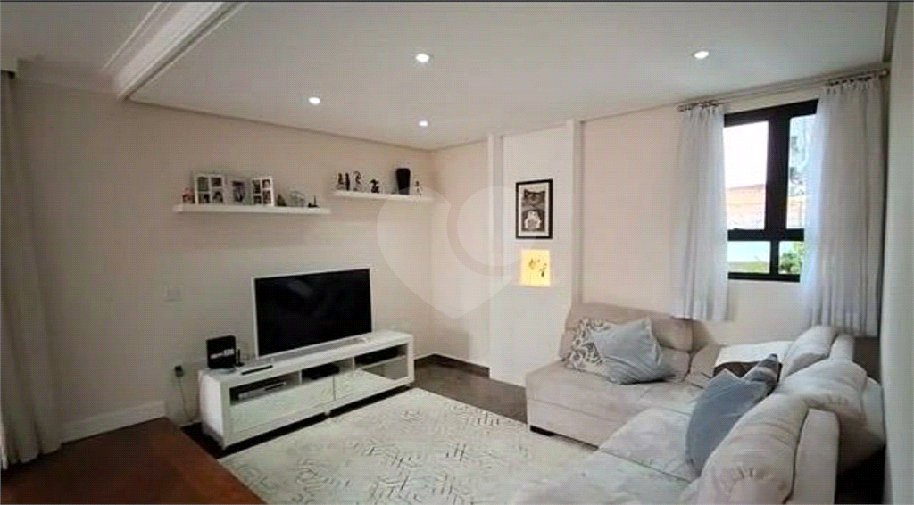 APARTAMENTO em SANTANA