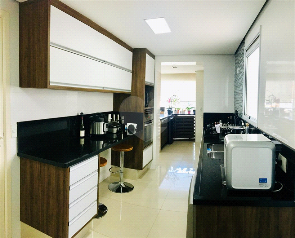 Excelente apartamento 3 dormitórios sendo 3 suítes , 3 vagas de garagem . Agende sua visita ! 