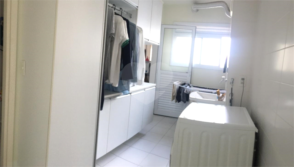 Excelente apartamento 3 dormitórios sendo 3 suítes , 3 vagas de garagem . Agende sua visita ! 