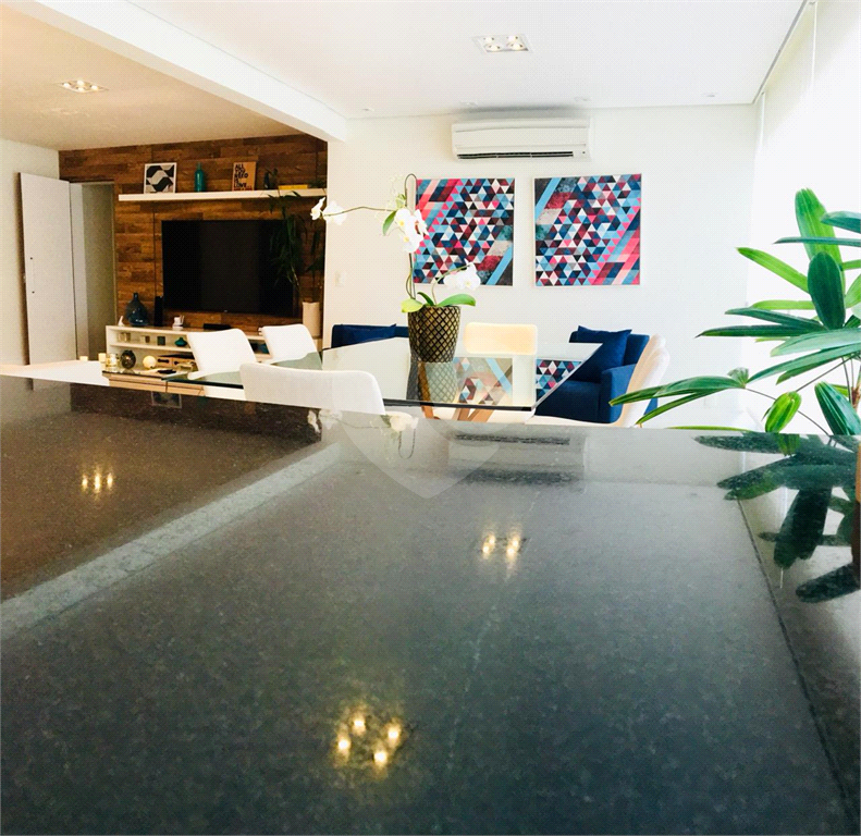 Excelente apartamento 3 dormitórios sendo 3 suítes , 3 vagas de garagem . Agende sua visita ! 