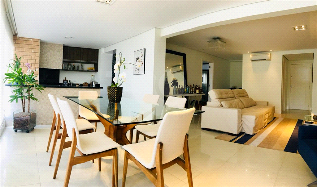 Excelente apartamento 3 dormitórios sendo 3 suítes , 3 vagas de garagem . Agende sua visita ! 