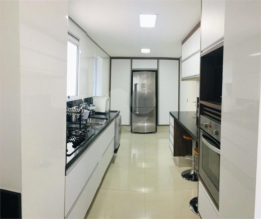 Excelente apartamento 3 dormitórios sendo 3 suítes , 3 vagas de garagem . Agende sua visita ! 
