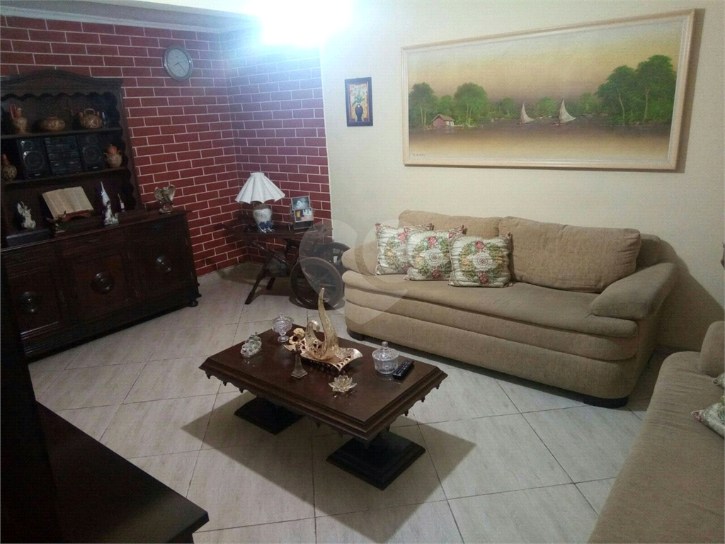 Imóvel no bairro do Jardim São Paulo com 2 casas independentes. 9 minutos a pé Metrô Jardim S. Paulo
