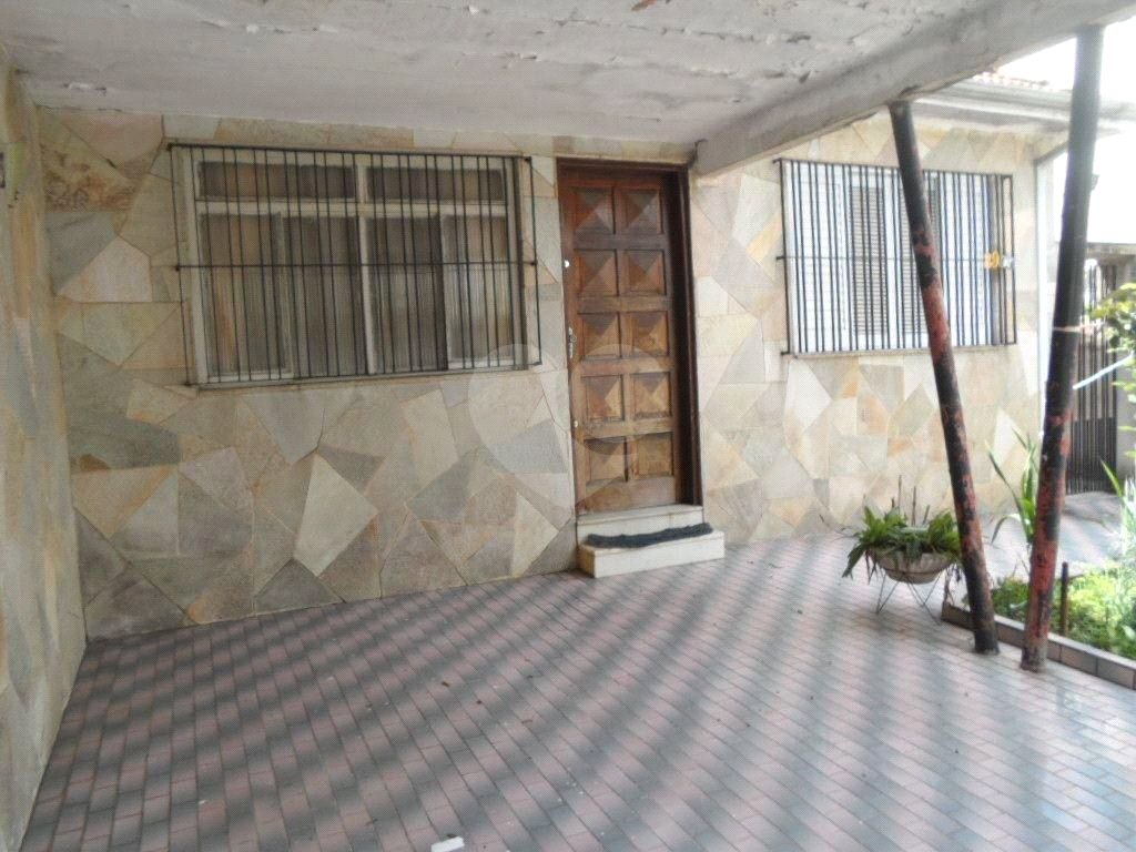 Terreno à venda com 3 quartos, 200m² - Foto 1