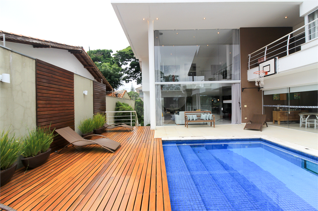 CASA MARAVILHOSA RUA EDUARDO