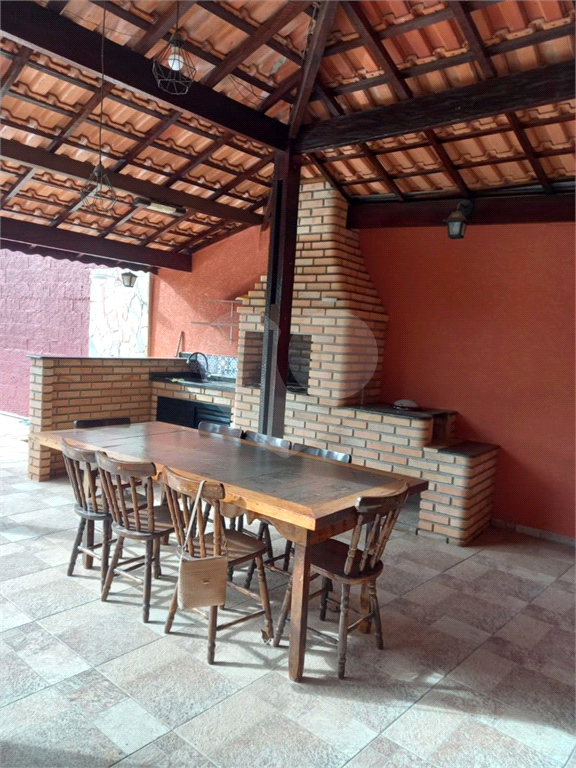 Casa em condomínio em Atibaia