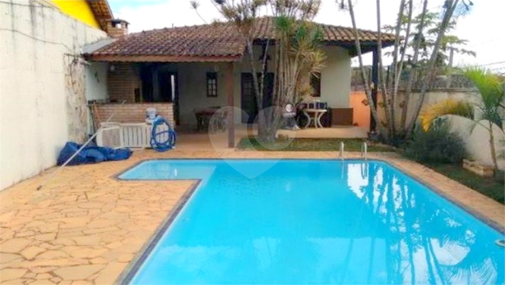 Casa em condomínio em Atibaia